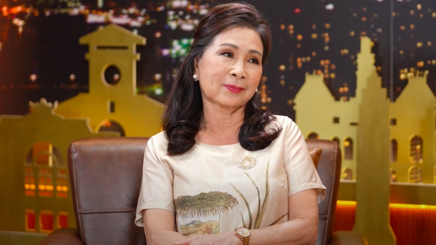 NSND Kim Xuân: "Chồng lo lắng vì tôi hay đi diễn khuya"