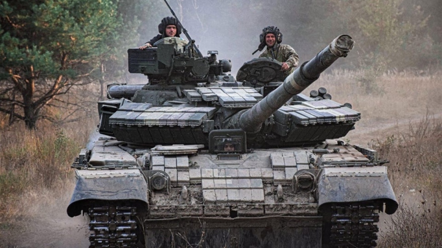 Cách Ukraine dùng xe tăng từ thời Liên Xô tìm cách vượt qua phòng tuyến Nga