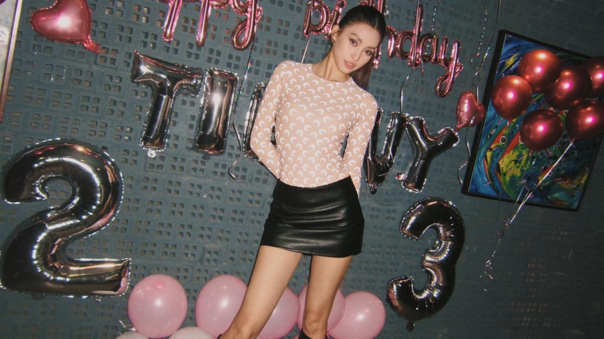 Hoa hậu Tiểu Vy rạng rỡ đón sinh nhật tuổi 23
