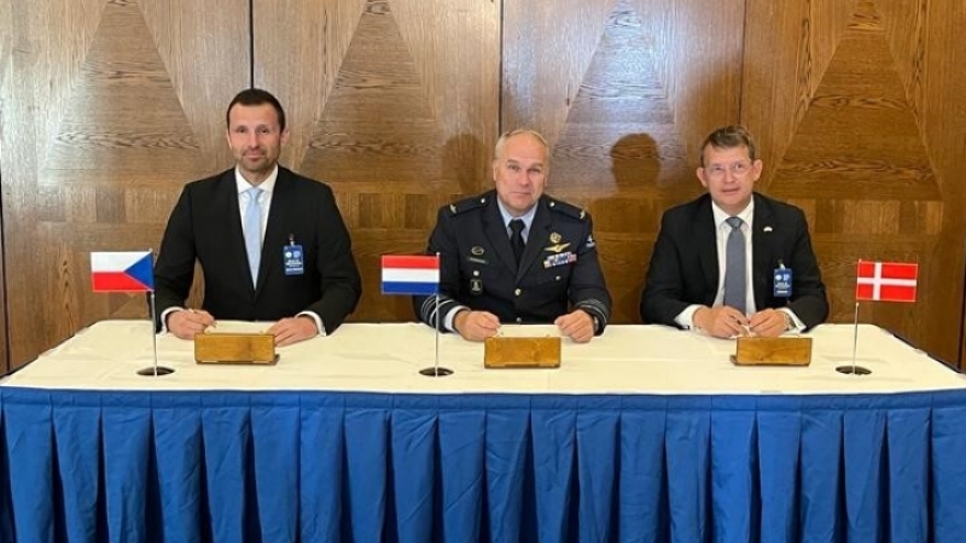 Séc, Đan Mạch và Hà Lan ký thỏa thuận cung cấp vũ khí cho Ukraine