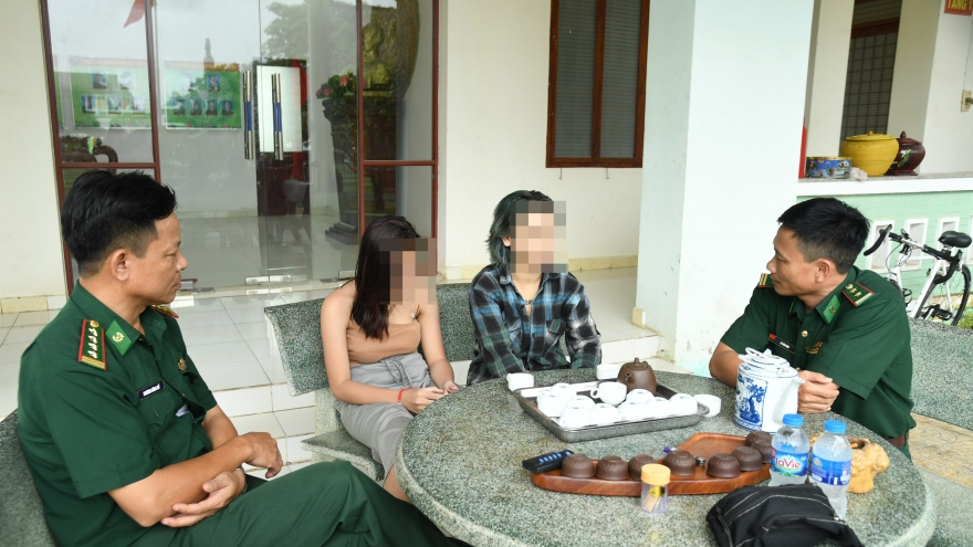 Bắt nhóm đối tượng bán hai nạn nhân nữ sang Campuchia với giá 130 triệu đồng