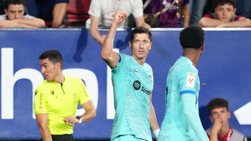 Lewandowski tỏa sáng, Barca vất vả đánh bại Osasuna