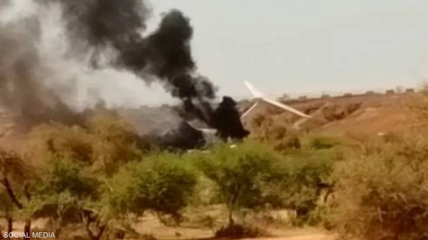 Một máy bay vận tải rơi ở miền Bắc Mali