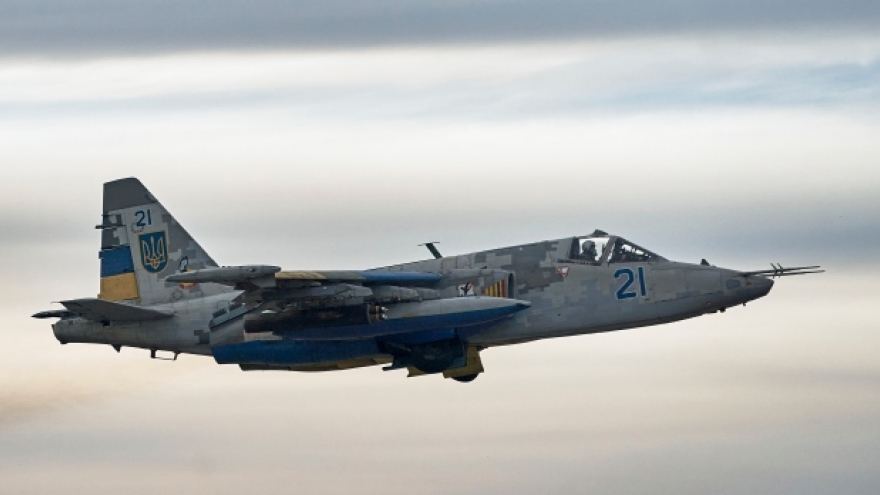 Nga tấn công sân bay Ukraine, phá hủy 5 máy bay chiến đấu