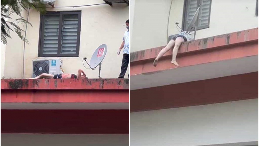 Một người phụ nữ ở Hà Nội bị thương khi rơi từ tầng 5 chung cư xuống tầng 1