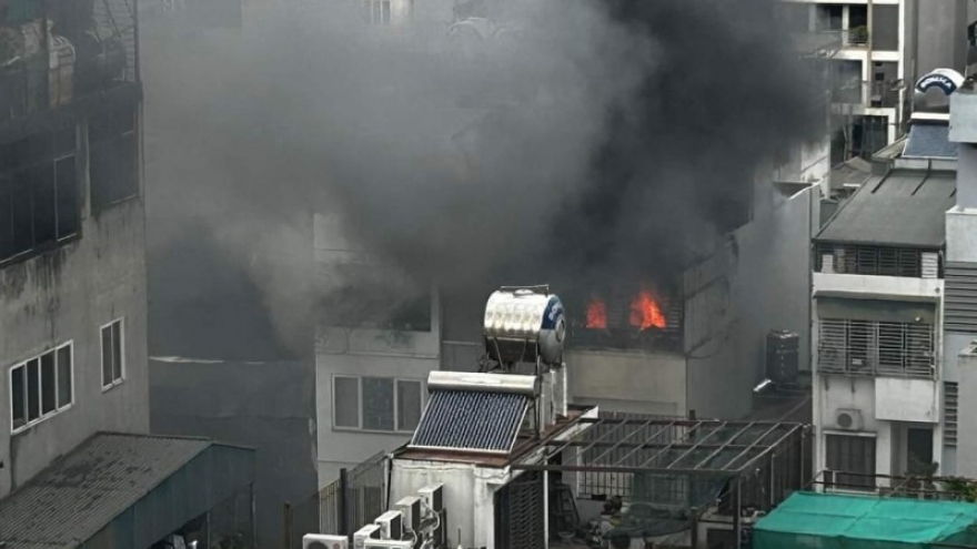 Cháy tầng 6 căn nhà ở Hà Nội, không thiệt hại về người