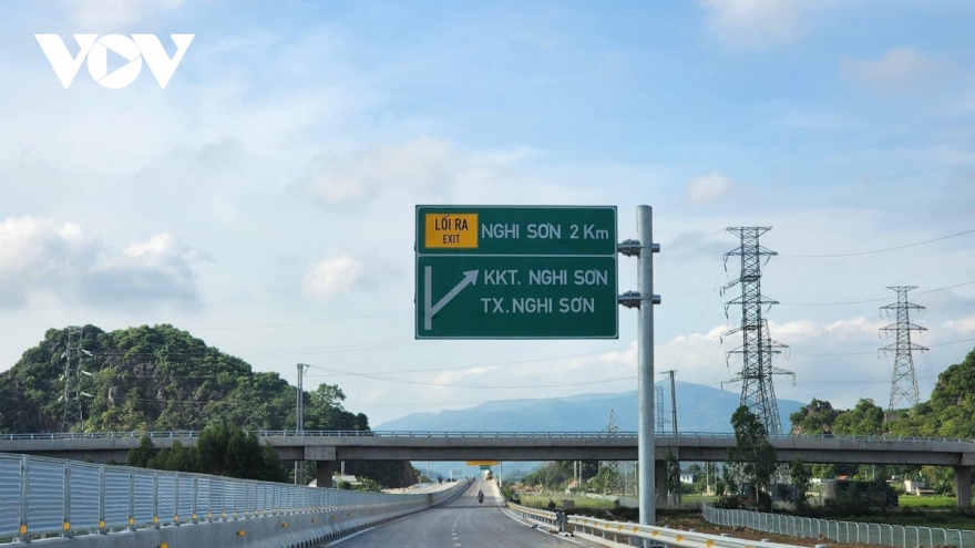 Tạm dừng lưu thông trên 2 tuyến Cao tốc QL45-Nghi Sơn và Nghi Sơn-Diễn Châu