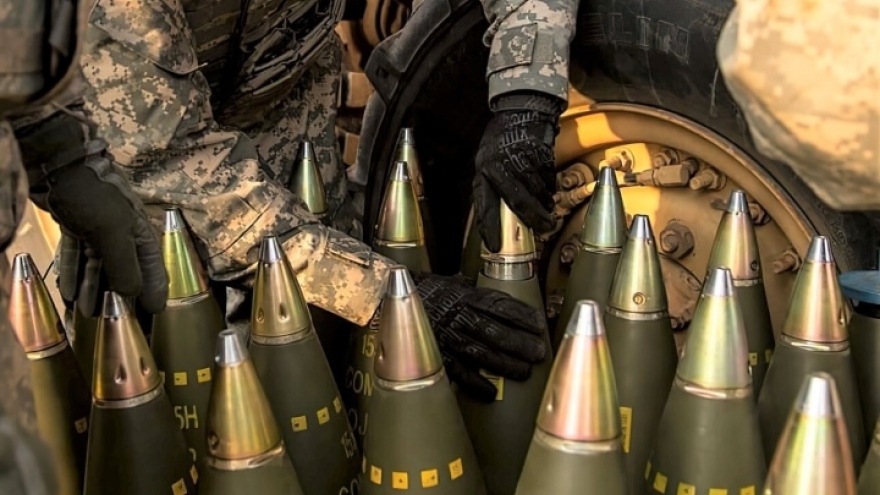 NATO cảnh báo sắp hết đạn dược viện trợ cho Ukraine