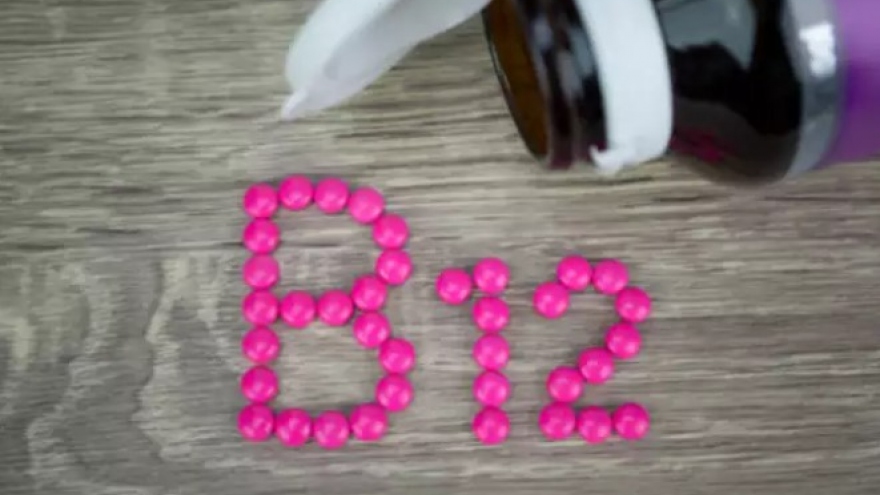 Cảm giác tê và ngứa ran là dấu hiệu thiếu vitamin B12 trầm trọng