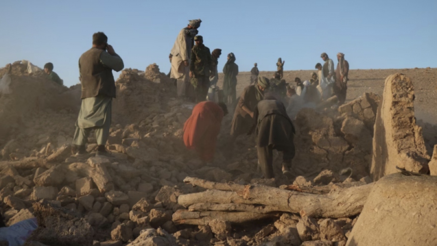 Afghanistan nỗ lực cứu hộ sau động đất
