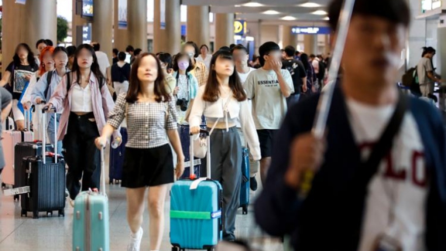 Chấn chỉnh hành vi ép khách nước ngoài mua sắm tại Hàn Quốc