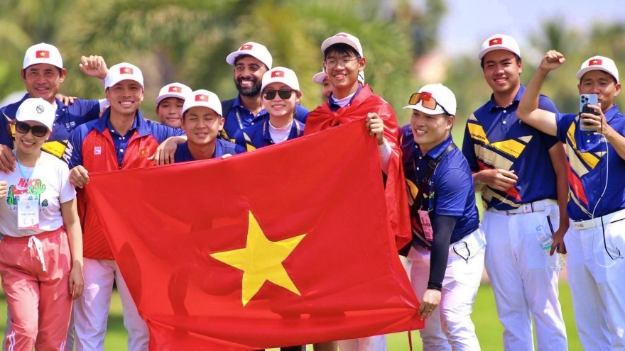 Lập kỳ tích trên đất Campuchia, đội tuyển golf Việt Nam được trao thưởng
