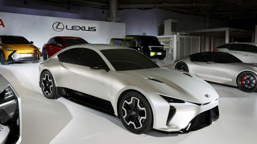 Lexus IS 2026 dự kiến ra mắt dưới dạng xe sedan điện
