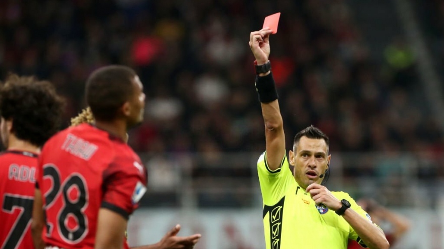 Kết quả bóng đá ngày 23/10: Trụ cột nhận thẻ đỏ, AC Milan gục ngã trước Juventus