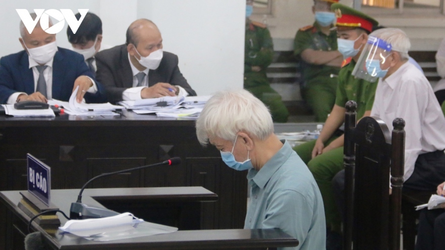 Cựu Chủ tịch UBND tỉnh Khánh Hòa và 8 cán bộ cấp dưới tiếp tục bị khởi tố