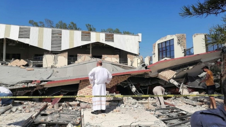 Sập mái nhà thờ ở Mexico, gần 50 người thương vong