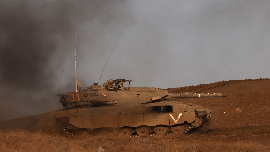 Israel không kích Syria đáp trả việc Cao nguyên Golan bị trúng tên lửa