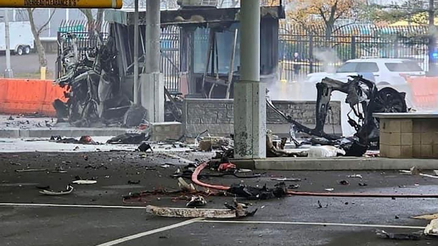 FBI nhận định không có khủng bố trong vụ nổ ở cây cầu nối Mỹ - Canada