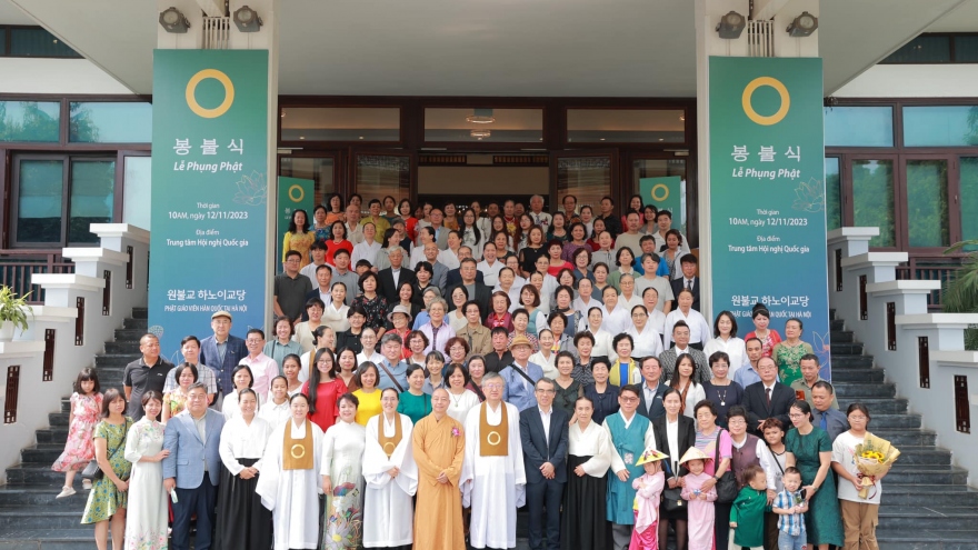 Phật giáo Viên Hàn Quốc trao học bổng cho trẻ em khó khăn tại Hà Nội