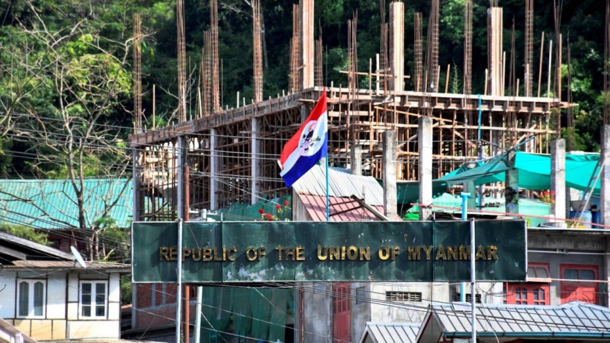 Giao tranh ác liệt ở Myanmar bước sang tuần thứ 4 và tiếp tục lan rộng