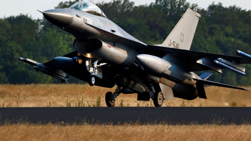 Hà Lan chuyển những máy bay chiến đấu F16 để huấn luyện phi công Ukraine