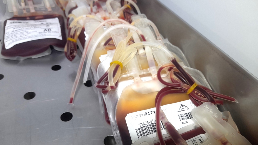Các bệnh viện ở ĐBSCL thiếu máu trầm trọng, cả bác sĩ và bệnh nhân cùng khổ