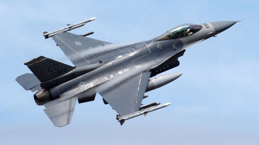 Ukraine tìm cách kết hợp tên lửa tầm xa với tiêm kích F-16
