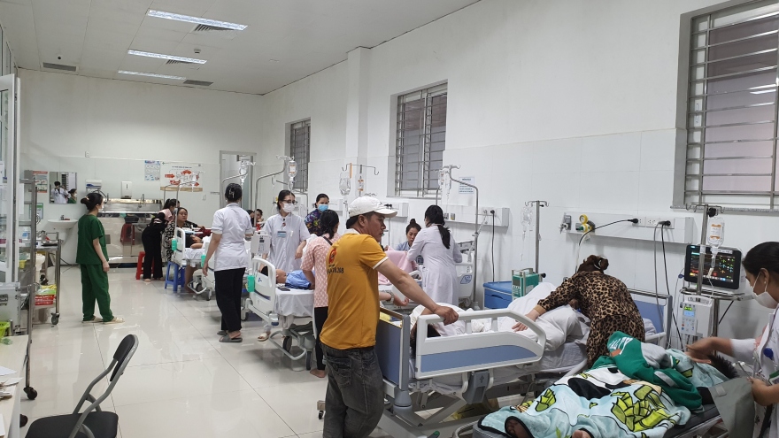 Hơn 80 học sinh nhập viện, nghi do bị ngộ độc ở Kiên Giang