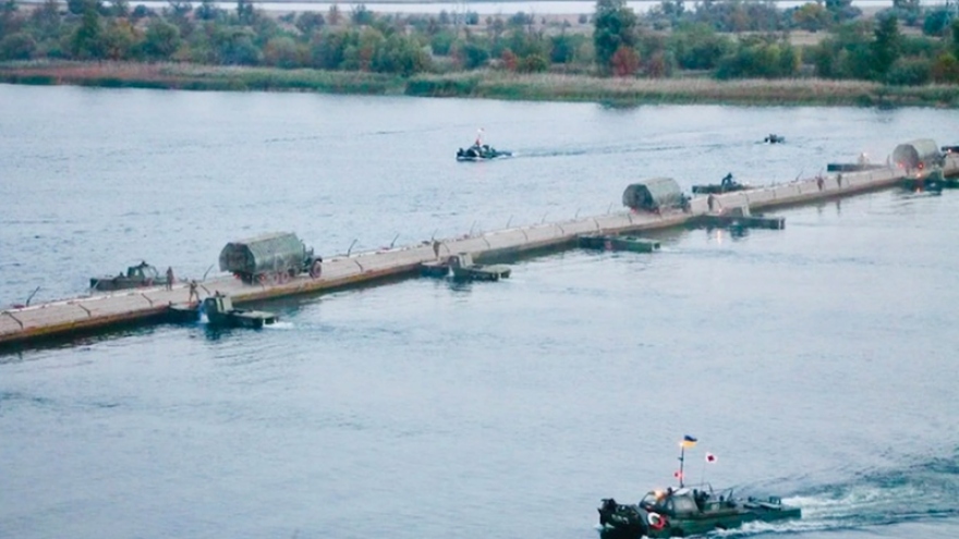 Ukraine bảo vệ đầu cầu đổ bộ, nỗ lực đánh bật Nga khỏi tả ngạn sông Dnipro