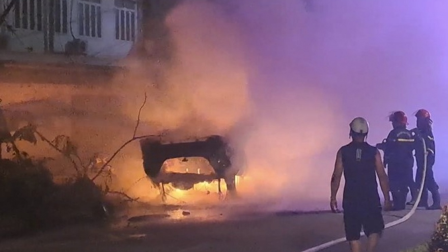 Vụ ô tô bốc cháy ở Quảng Bình: Kiểm tra nồng độ cồn và ma túy người trên xe