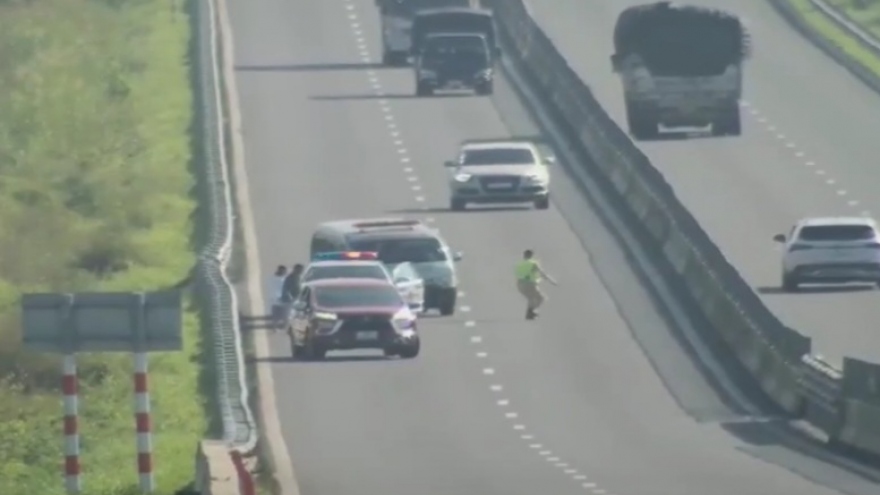 Cục CSGT thông tin về vụ xe cứu thương tông xe cảnh sát trên cao tốc