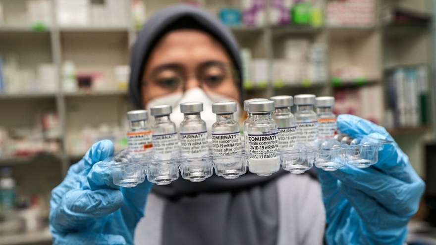 Ca nhiễm Covid-19 gia tăng, Malaysia cân nhắc tiêm liều tăng cường cho người dân