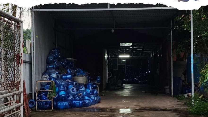 Nhiều cơ sở sản xuất nước uống đóng chai vi phạm an toàn thực phẩm ở Bắc Giang