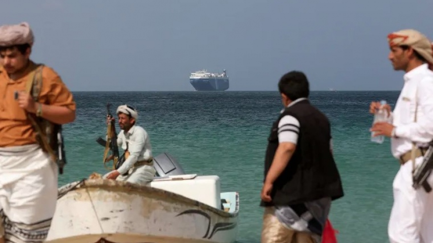Tên lửa hành trình từ Yemen tấn công tàu chở dầu tại eo biển Bab al-Mandab