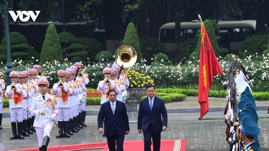 Ảnh: Toàn cảnh lễ đón và hội đàm giữa Thủ tướng Việt Nam và Thủ tướng Campuchia