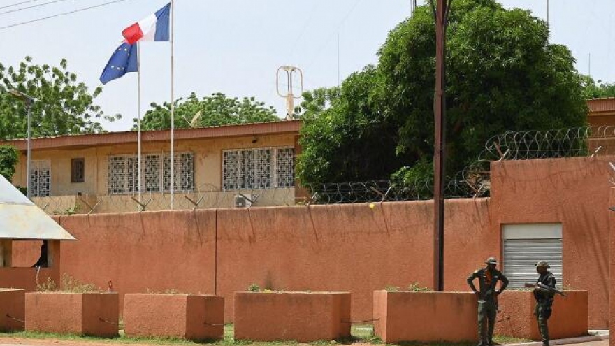 Pháp sẽ đóng cửa Đại sứ quán tại Niger