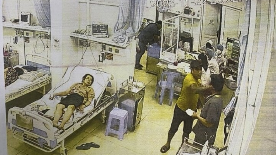 Nhân viên y tế liên tục bị hành hung, bệnh viện ở TP.HCM kêu cứu