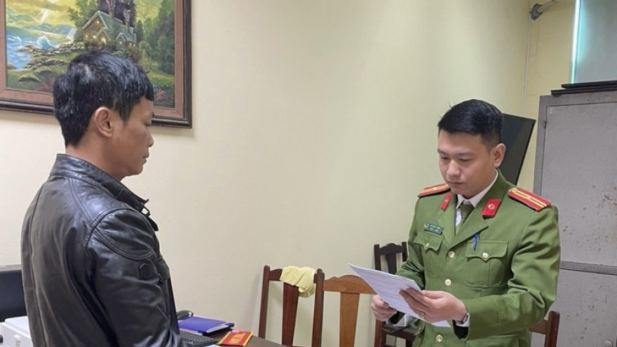 Bắt khẩn cấp Phó trưởng Phòng Tài nguyên và Môi trường ở Phú Thọ