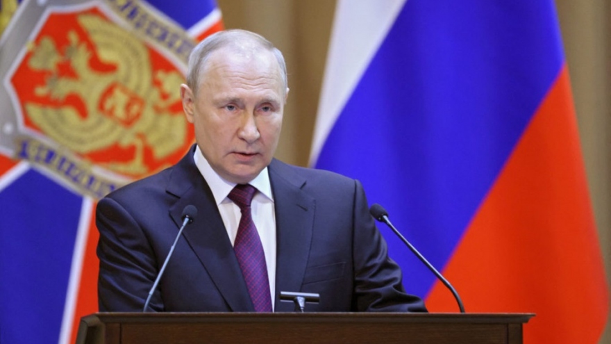 Ông Putin là ứng viên đầu tiên nộp hồ sơ tranh cử tổng thống nhiệm kỳ mới