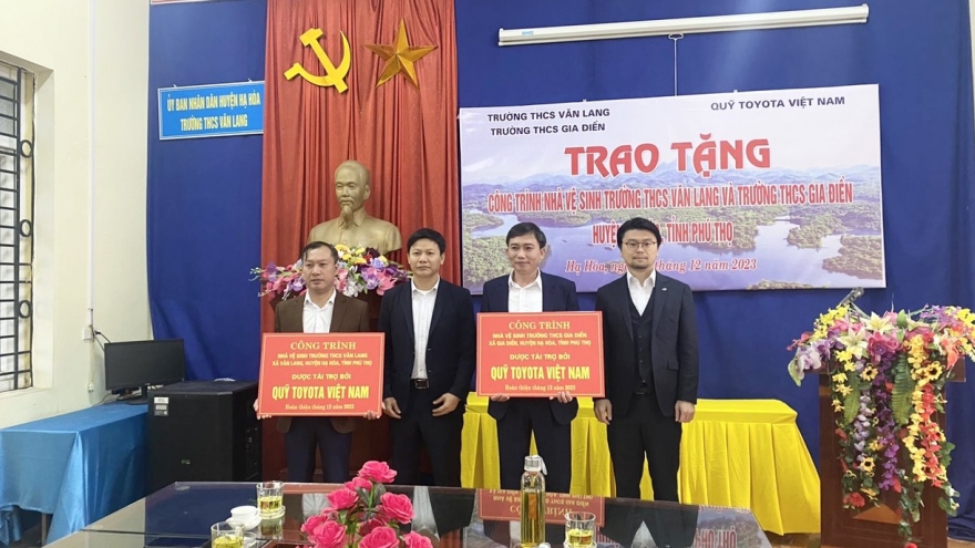 Dự án xây dựng và cải tạo nhà vệ sinh của Quỹ Toyota Việt Nam đến với 10 tỉnh, thành