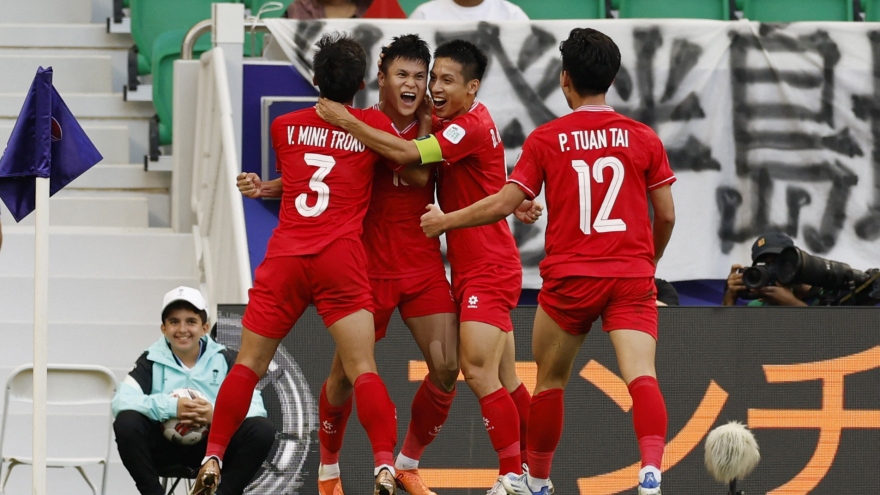 ĐT Việt Nam thua 2-4 trước ĐT Nhật Bản sau màn rượt đuổi tỷ số ngoạn mục