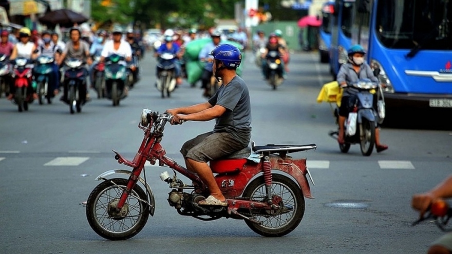 Thu hồi tái chế xe cũ nát qua nhiều năm vẫn bế tắc