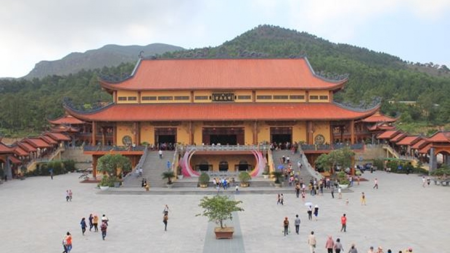 Quảng Ninh thông tin việc chùa Ba Vàng tổ chức rước, chiêm bái "xá lợi tóc"