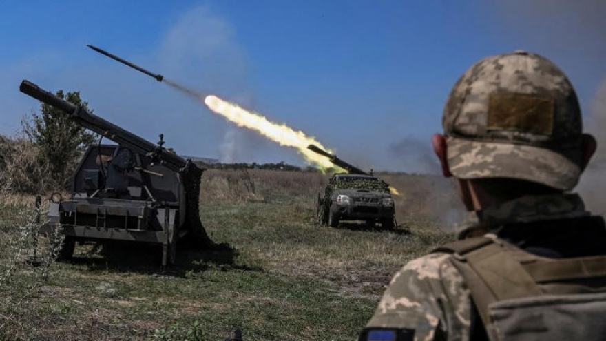 Lực lượng đổ bộ đường không Nga đột kích và kiểm soát cứ điểm của Ukraine
