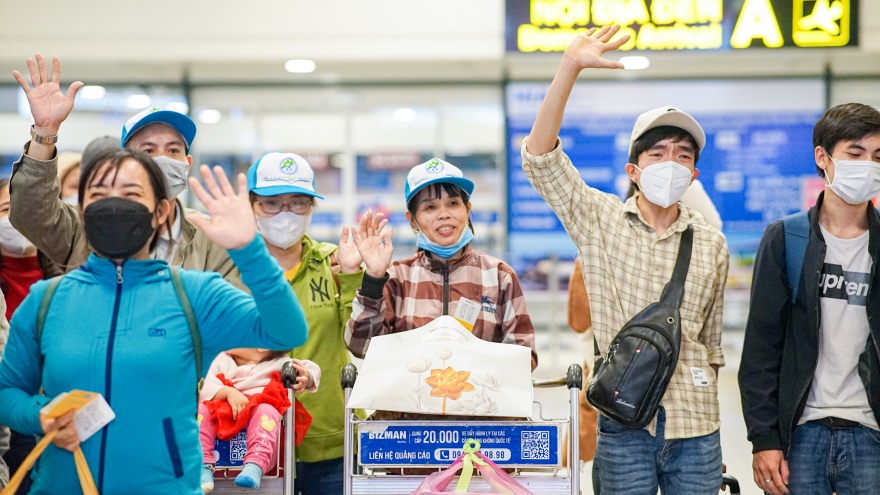 Vietnam Airlines tổ chức chuyến bay chở người lao động miễn phí về quê ăn Tết