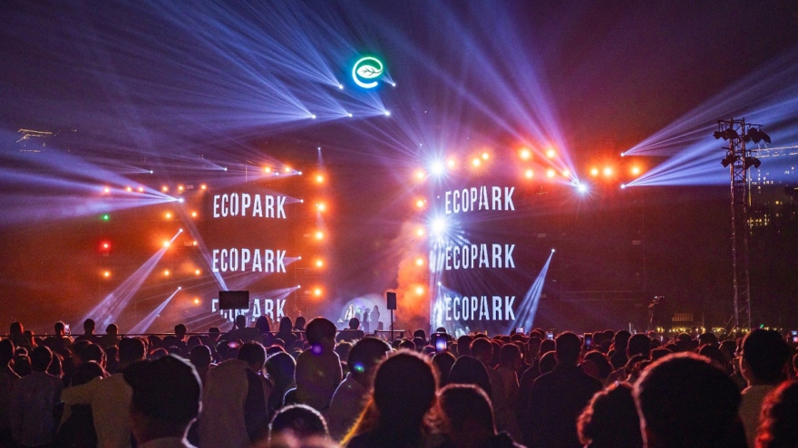 Cư dân và du khách “cháy” hết mình trong đại nhạc hội Ecopark Countdown 2024