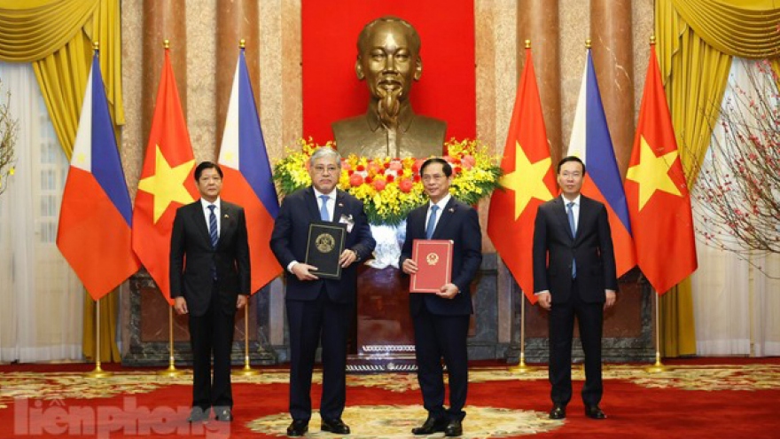 Việt Nam và Philippines ký Bản Ghi nhớ về phòng ngừa và quản lý sự cố tại Biển Đông