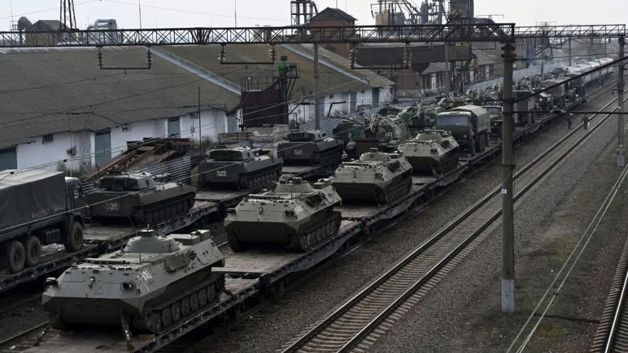 Bế tắc trên chiến trường, Ukraine chuyển hướng đánh vào "xương sống" hậu cần Nga
