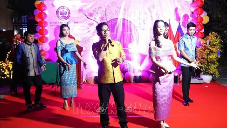 Vietnamese students hold Tet celebration in Cambodia