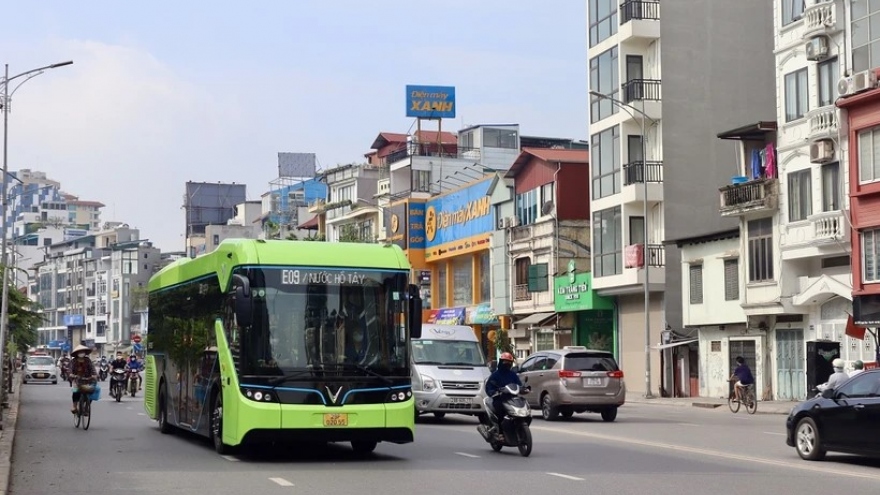 Hà Nội sẽ tiến hành thí điểm đặt hàng với 9 tuyến xe buýt điện mới